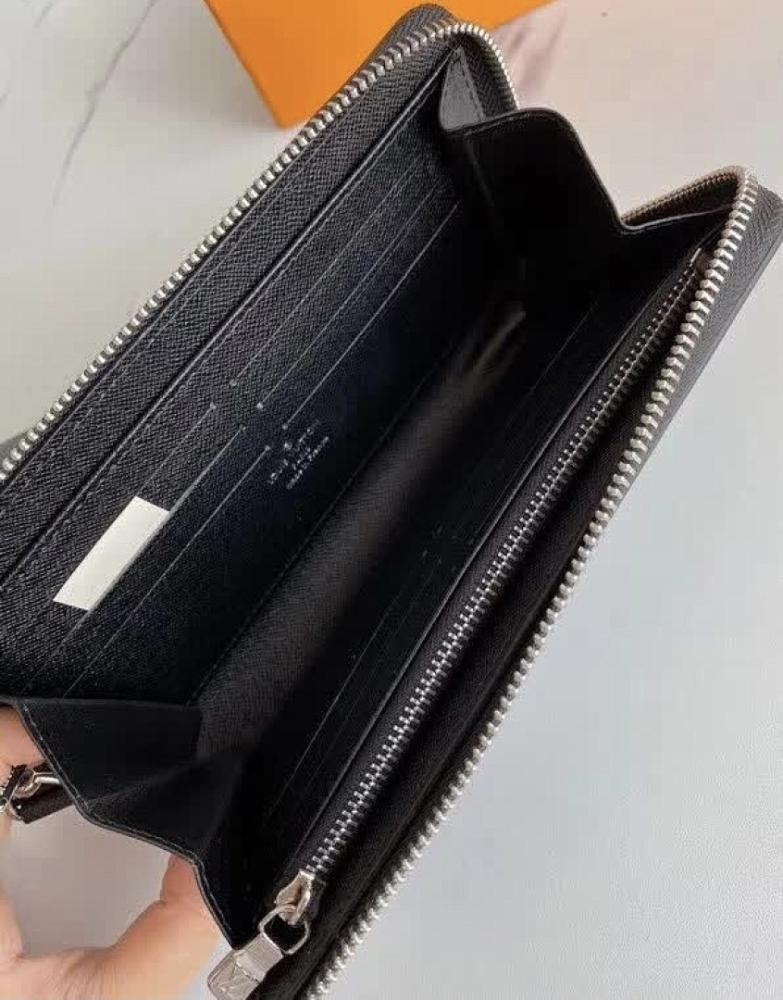 Classic Modern Wallet