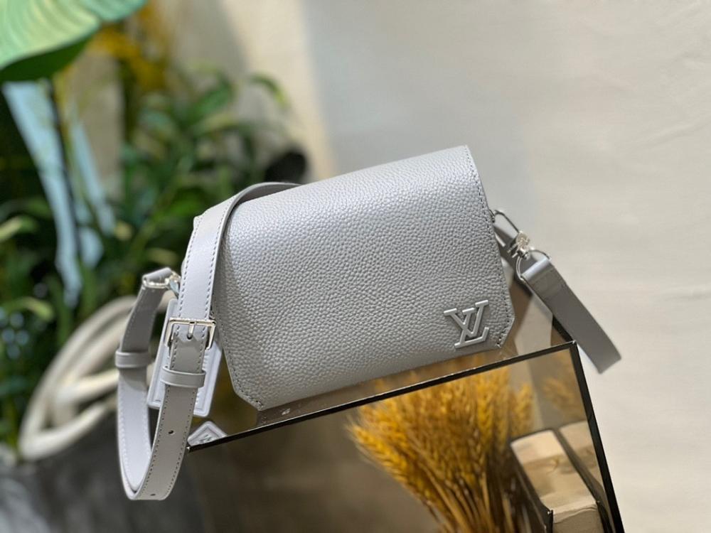 Italian-Inspired Stylish Leather Shoulder Bag
