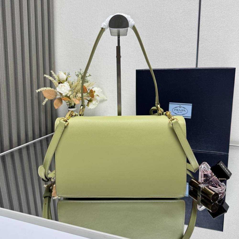 Classic Shoulder Bag