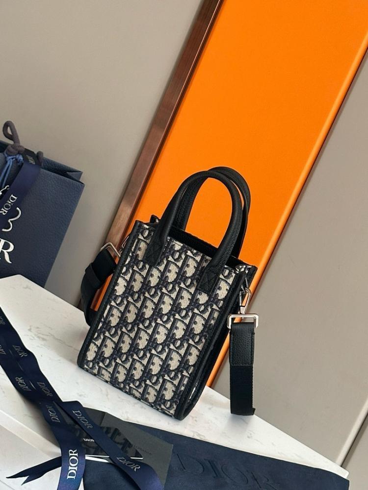 Elegant Black Printed Jacquard Shoulder Bag – Special Edition