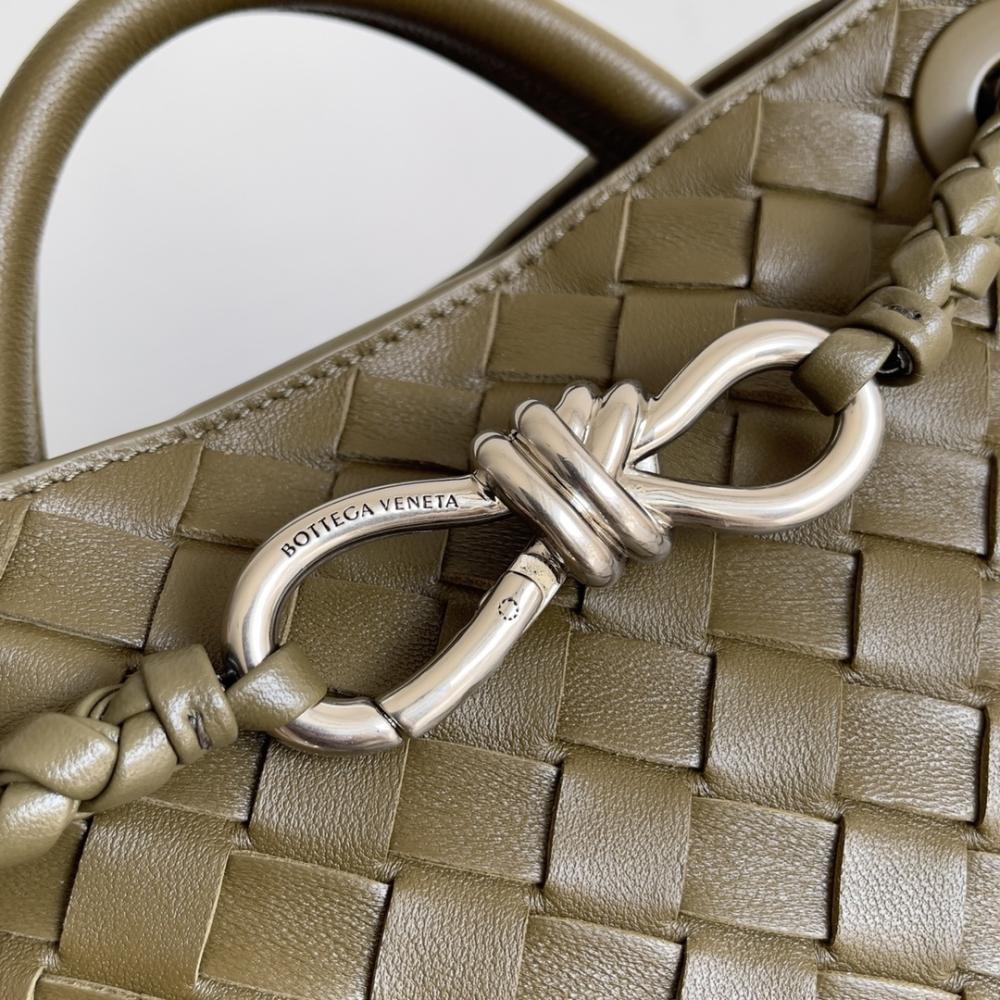 Elegant Leather Top Handle Bag