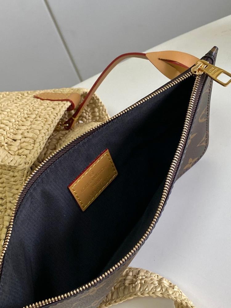 Modern Refined Woven Raffia Tote Bag