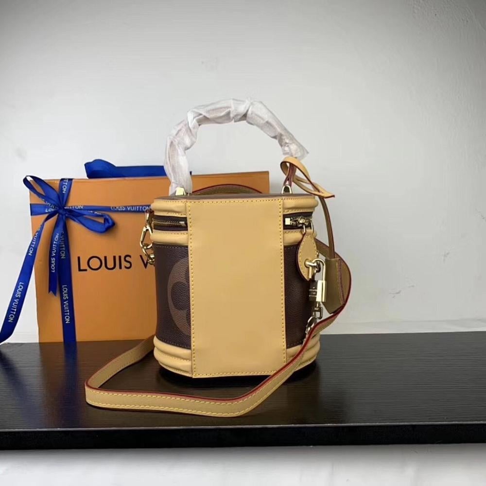 Elegant Premium Gold Monogram Calfskin Shoulder Bag