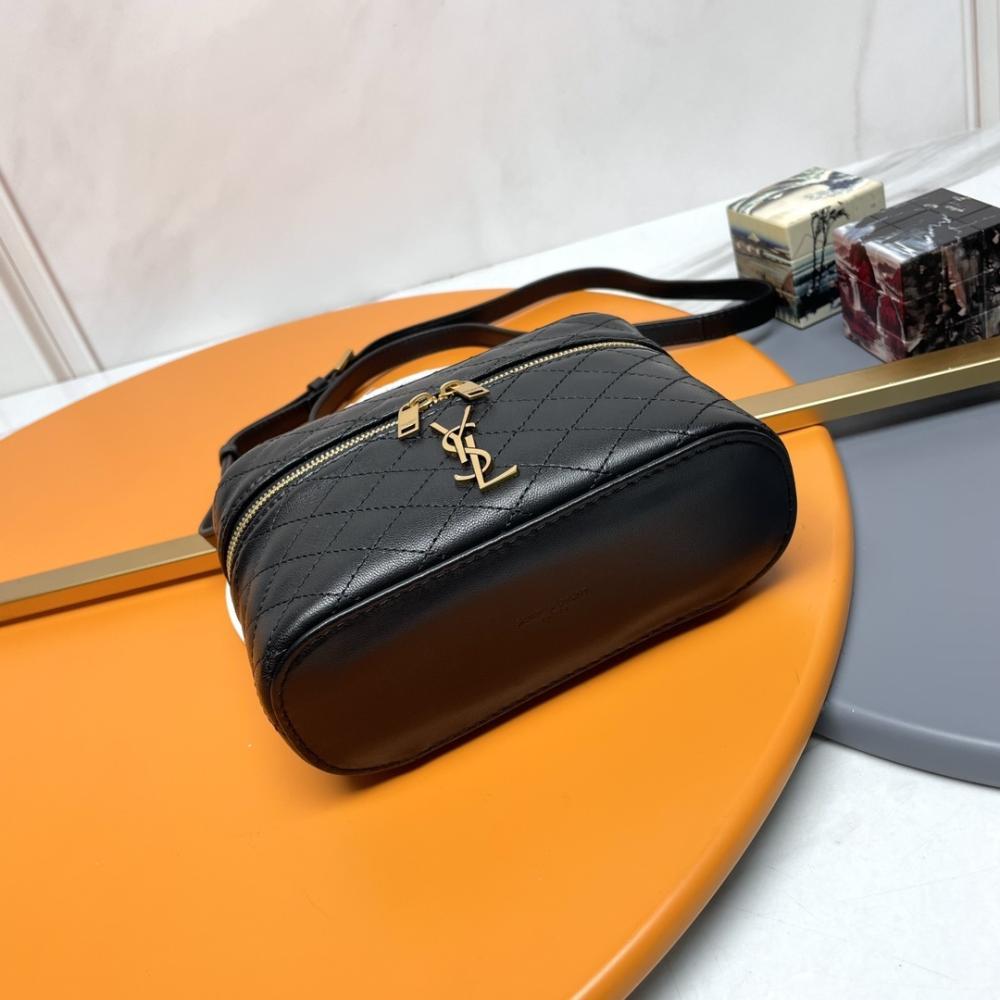 Classic Shoulder Bag