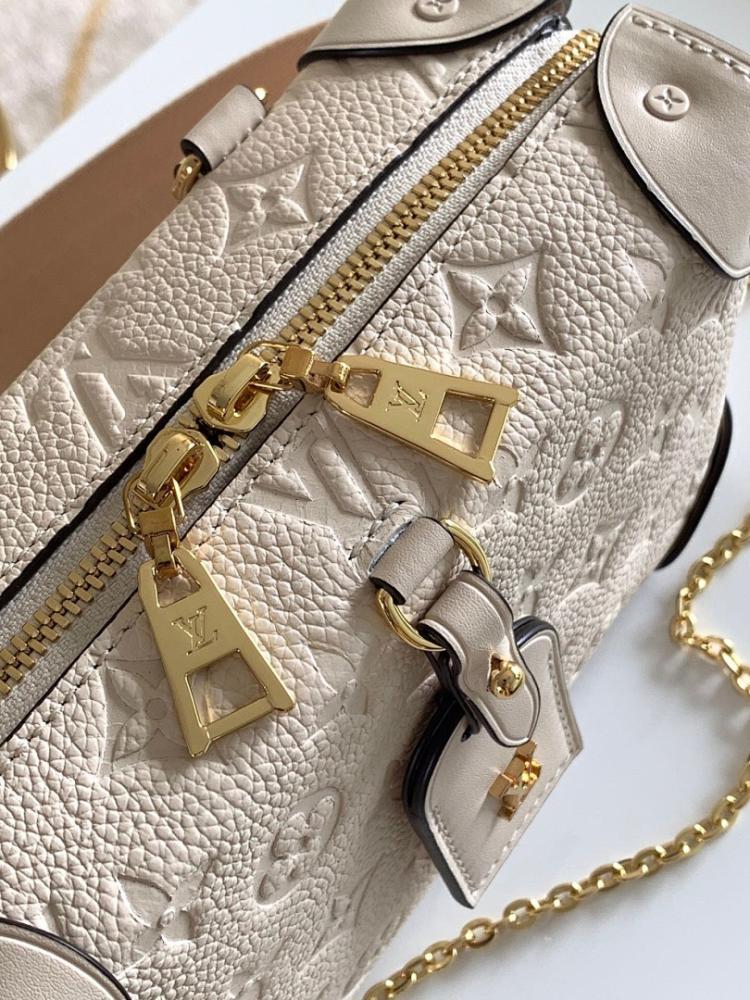 Modern Refined Shoulder Bag