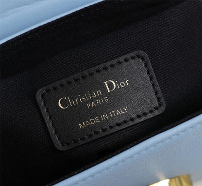 Stylish Shoulder Bag – Limited Edition