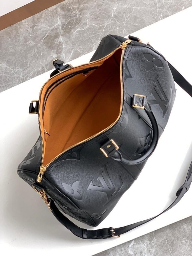 Classic Refined Leather Shoulder Bag