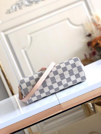 Modern Refined Crossbody Bag