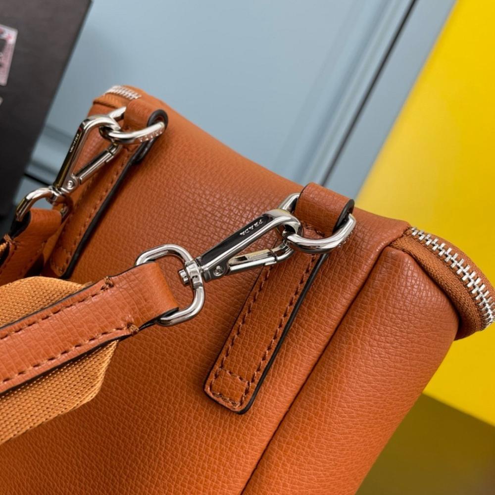Luxury Grey Shoulder Bag – Limited Edition