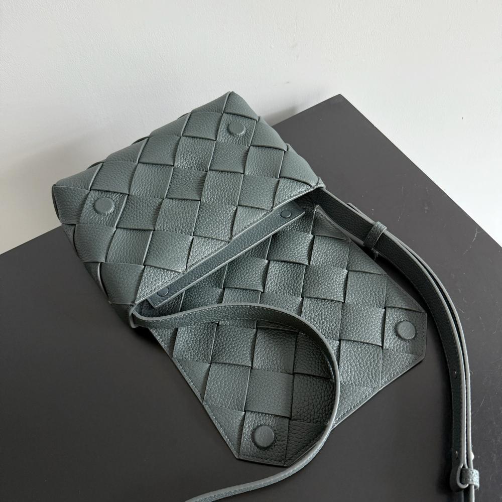 Elegant Leather Top Handle Bag