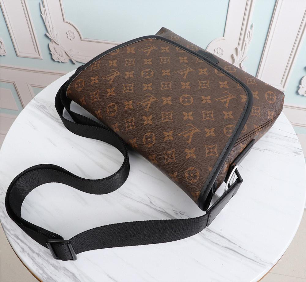 Modern Italian-Inspired Canvas Shoulder Bag