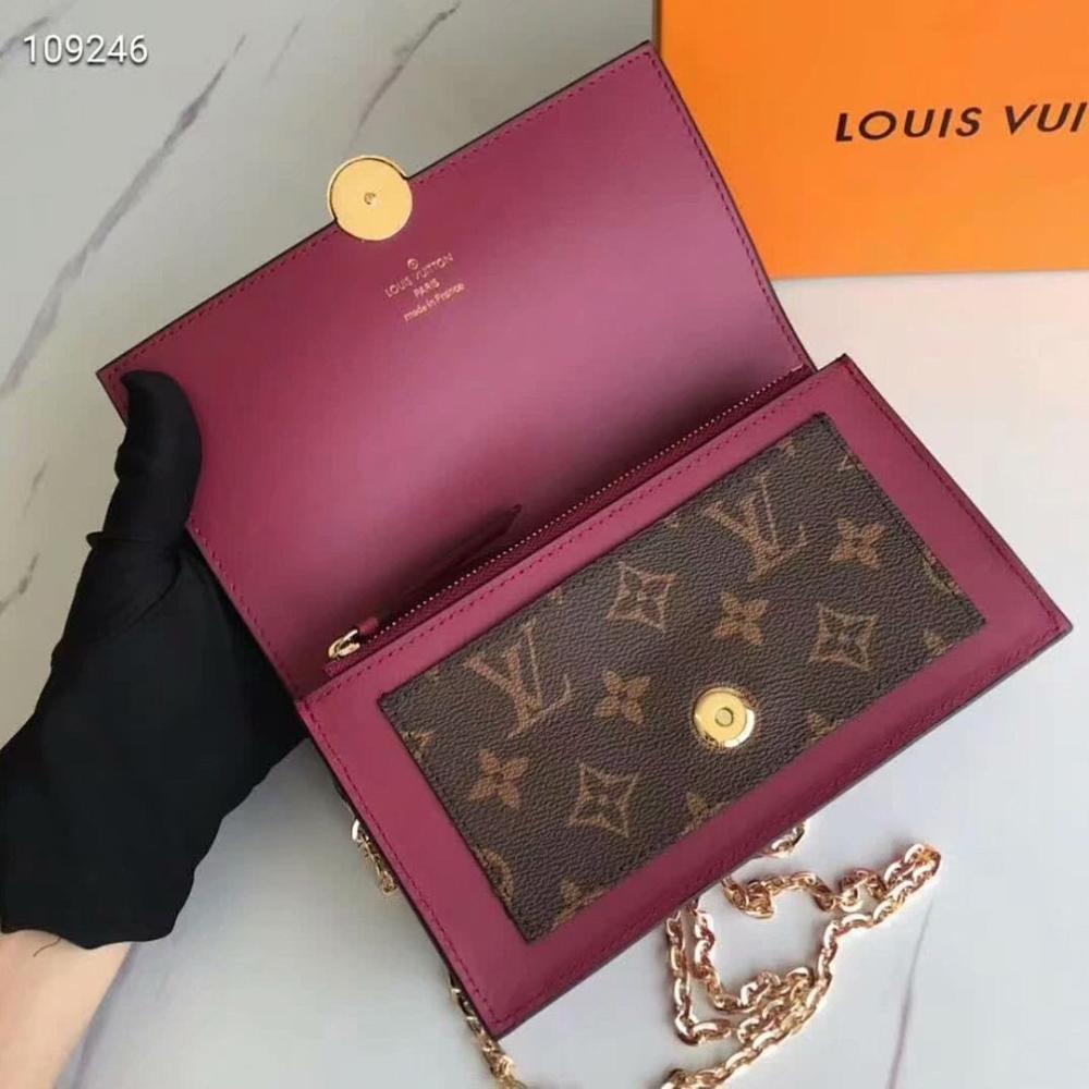 Modern Italian-Inspired Leather Crossbody Bag