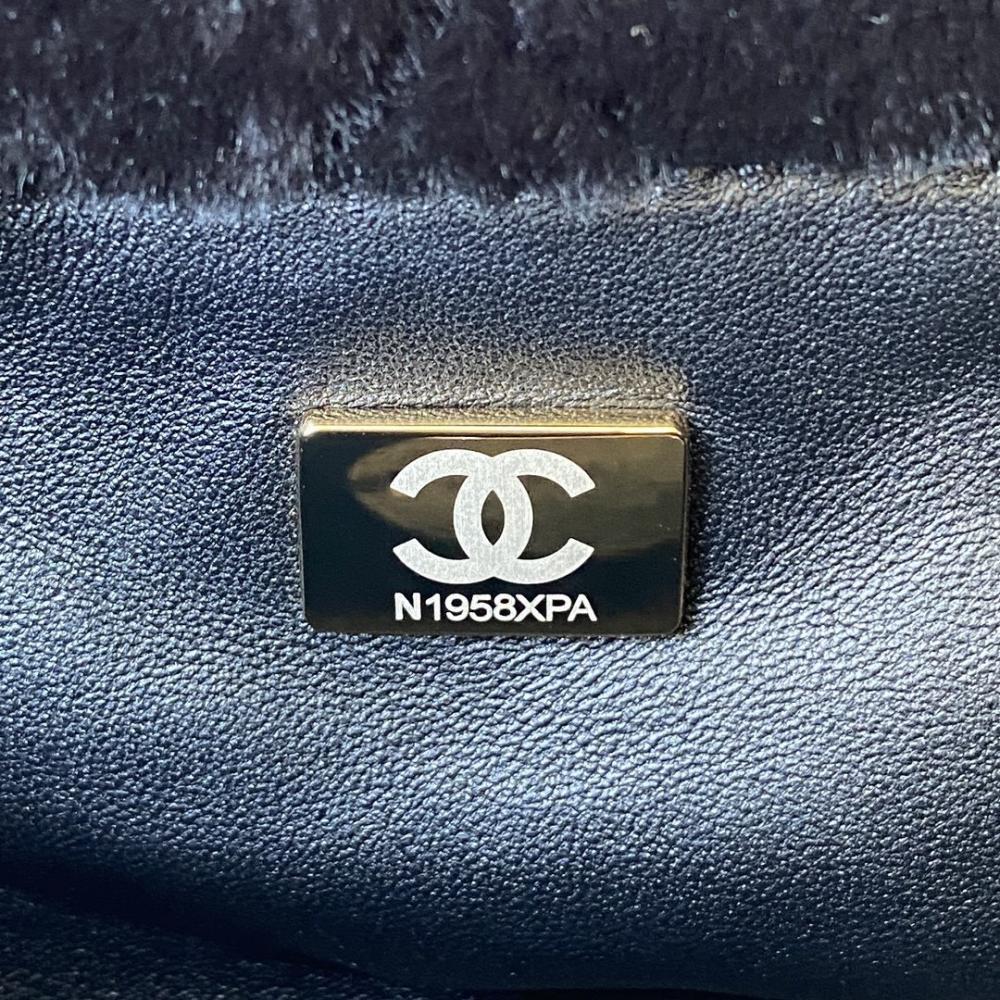 Classic Leather Shoulder Bag