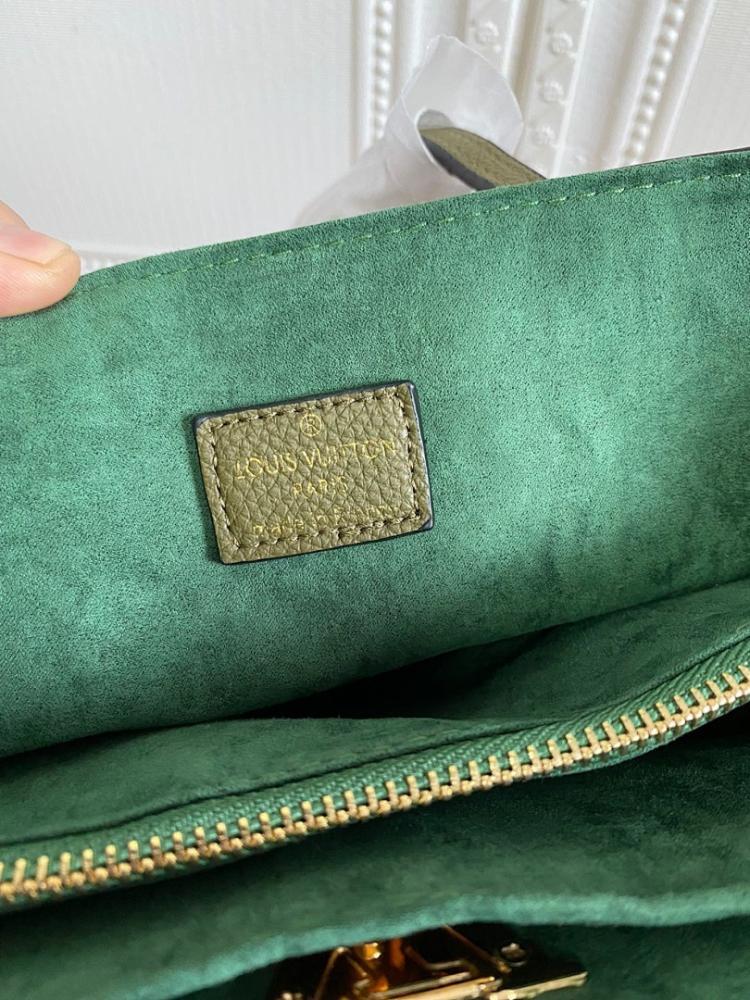 Stylish Gold Quilted Calfskin Crossbody Bag – Limited Edition