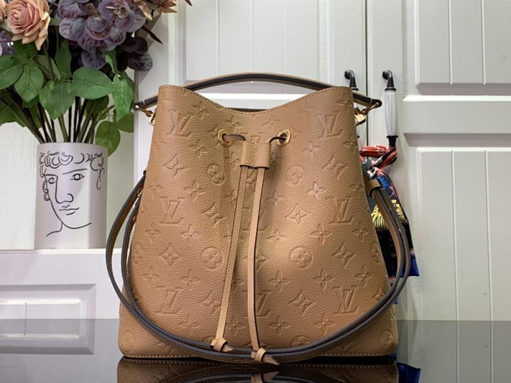 Elegant Shoulder Bag