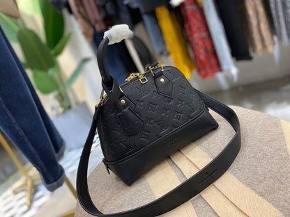 Stylish Leather Crossbody Bag – Special Edition