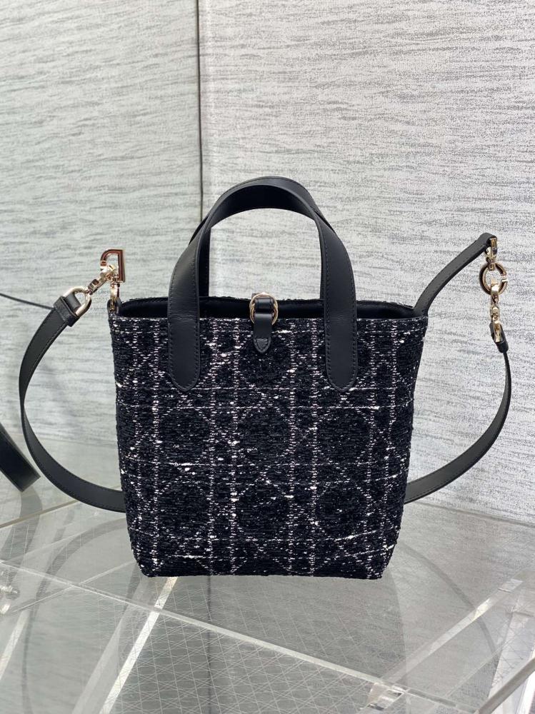 Classic Leather Shoulder Bag