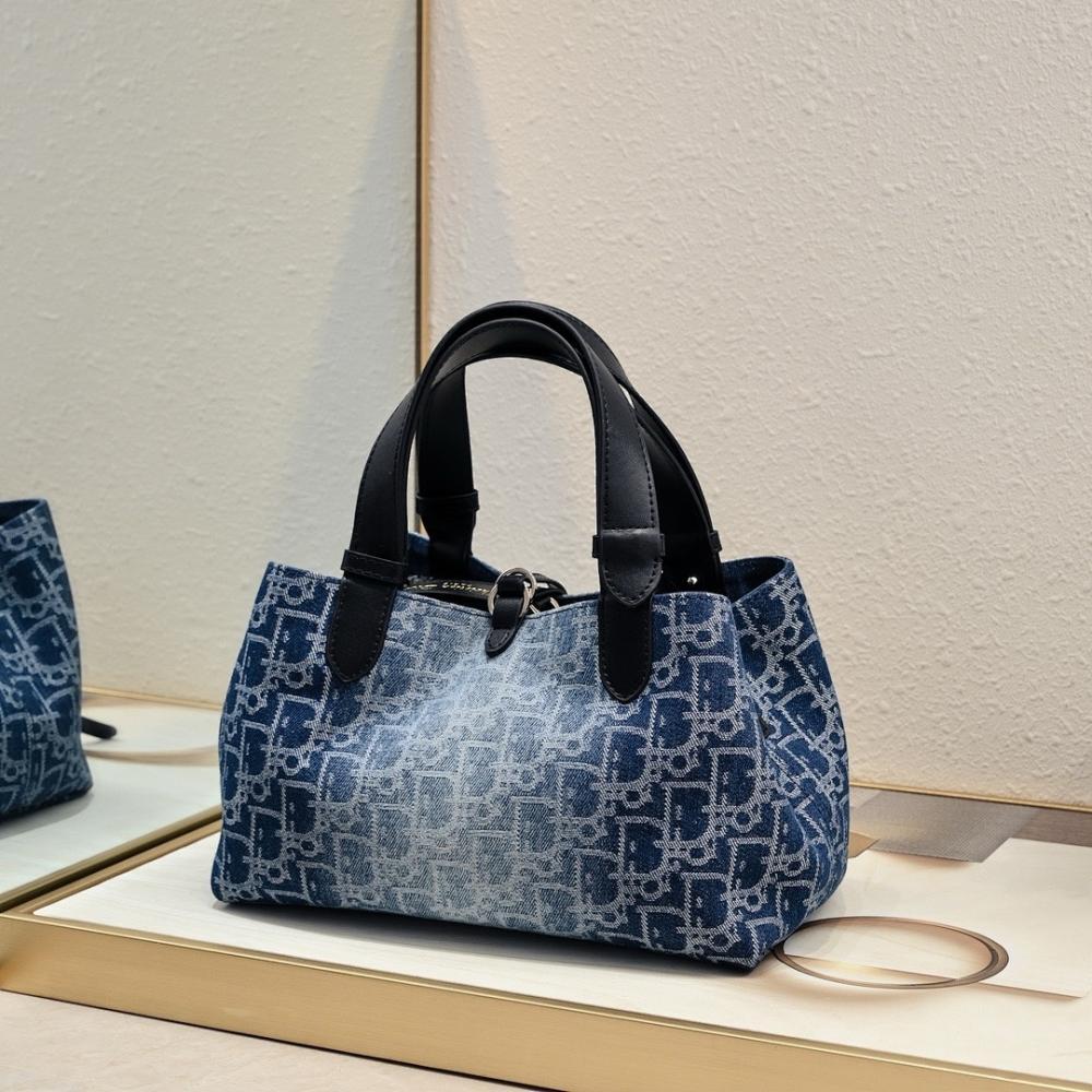 Modern Refined Calfskin Crossbody Bag