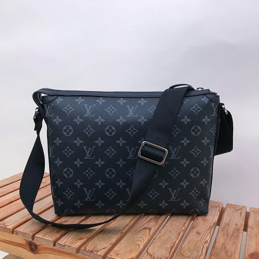 Elegant Stylish Silver Canvas Shoulder Bag