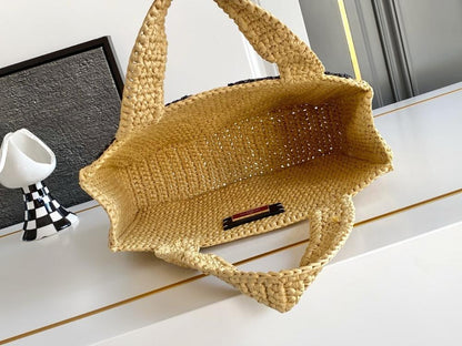 VLogo Signature Raffia Shoulder Bag