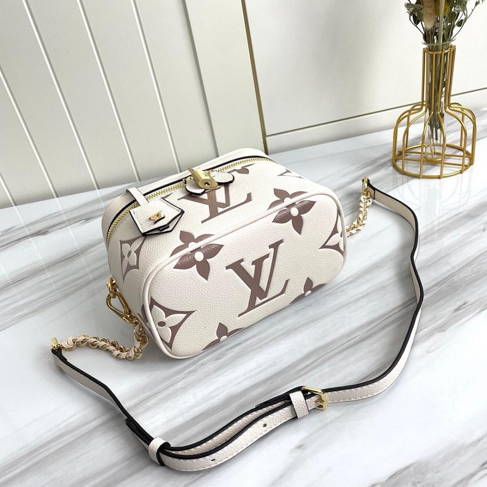 Classic Luxury Leather Shoulder Bag