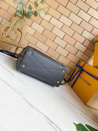 Stylish Brown Leather Shoulder Bag – Special Edition