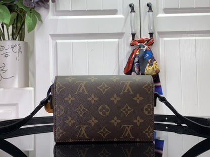 Classic Shoulder Bag