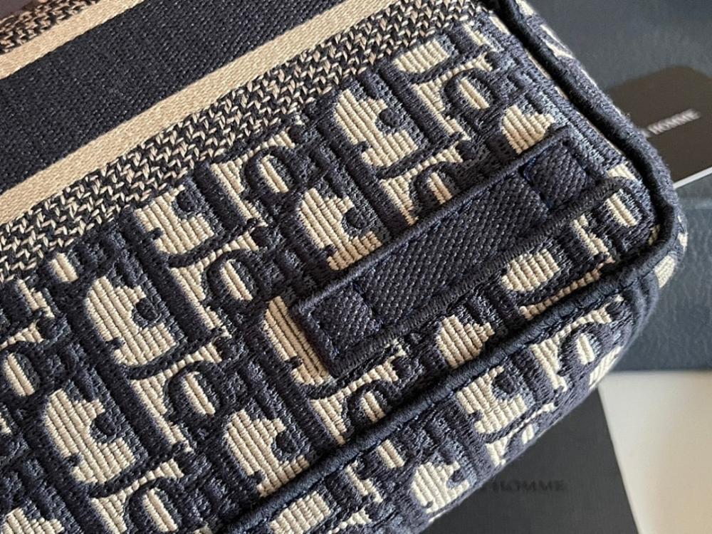 Modern Gold Shoulder Bag – Special Edition