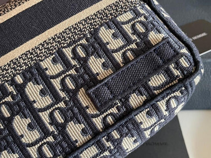 Modern Gold Shoulder Bag – Special Edition