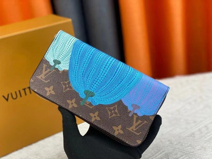 Luxury Elegant Gold Calfskin Wallet