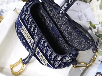 Classic Shoulder Bag