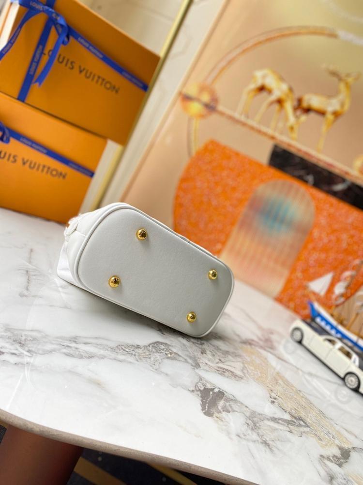 Italian-Inspired Stylish Quilted Leather Crossbody Bag