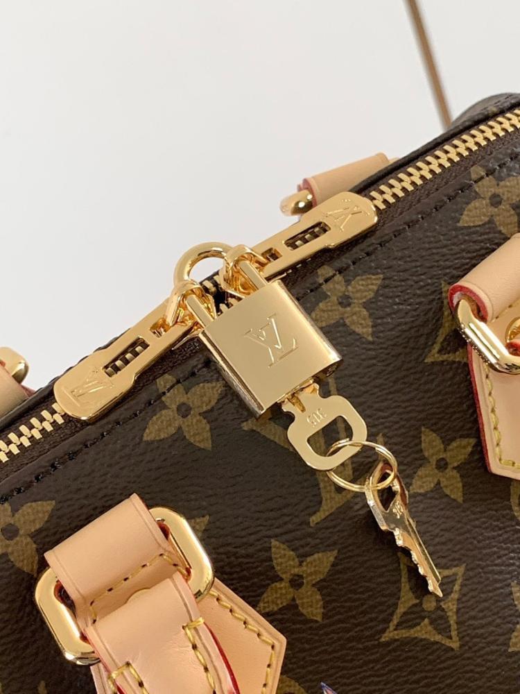 Classic Italian-Inspired Bag
