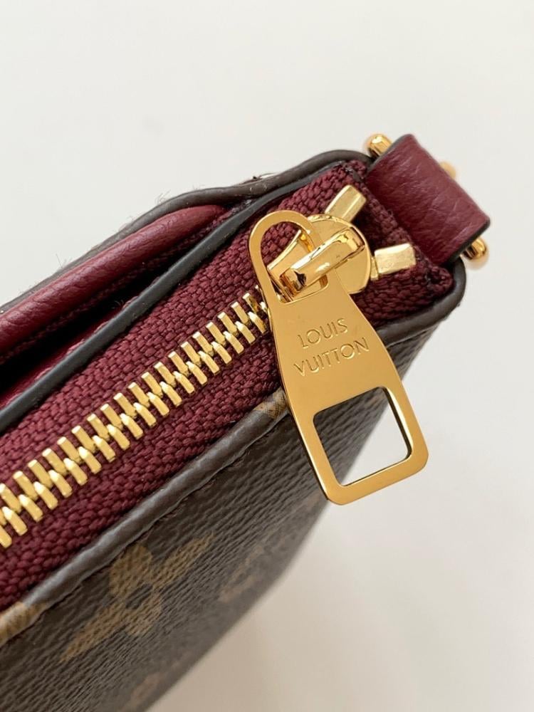 Stylish Refined Gold Leather Crossbody Bag