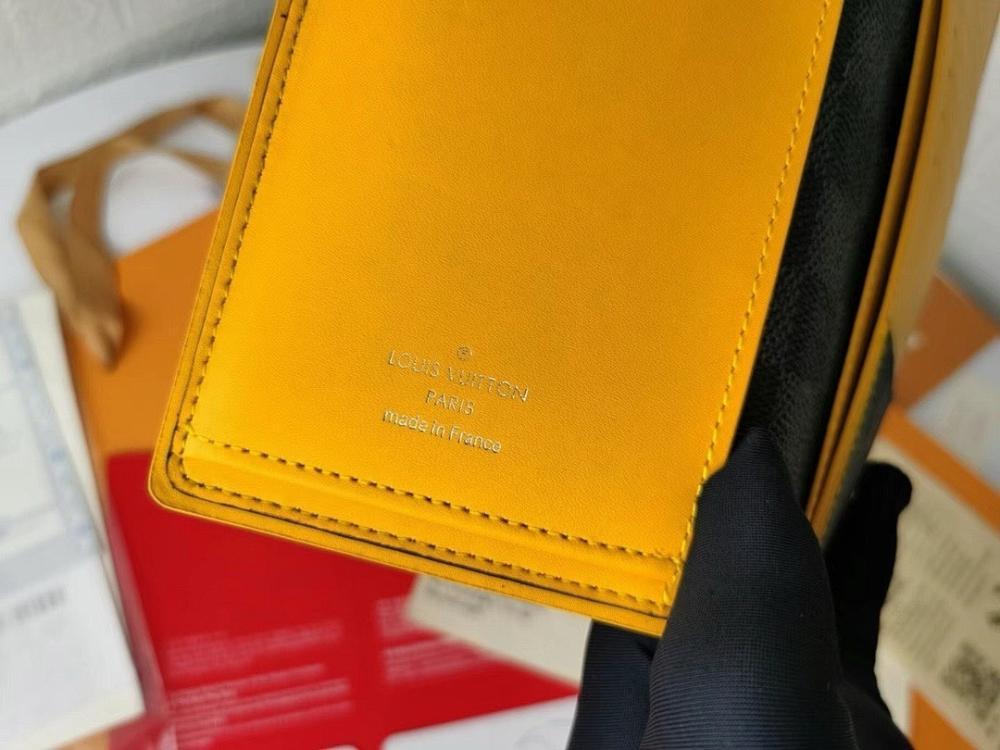 Modern Elegant Leather Wallet – Limited Edition