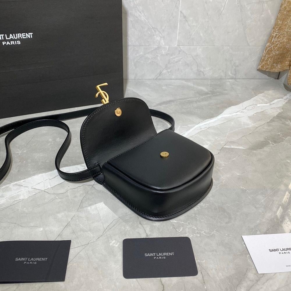 Elegant Stylish Gold Calfskin Bag – Limited Edition