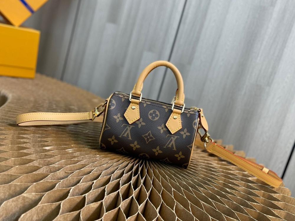 Luxury Refined Canvas Shoulder Bag
