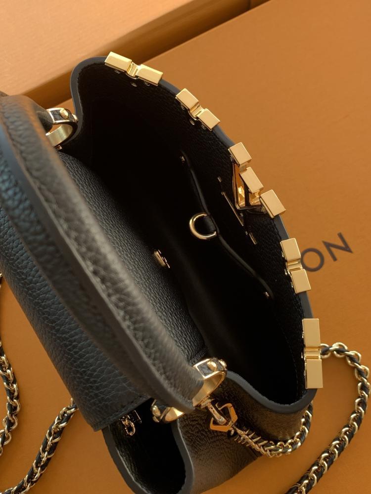 Capucines Leather Top Handle Bag