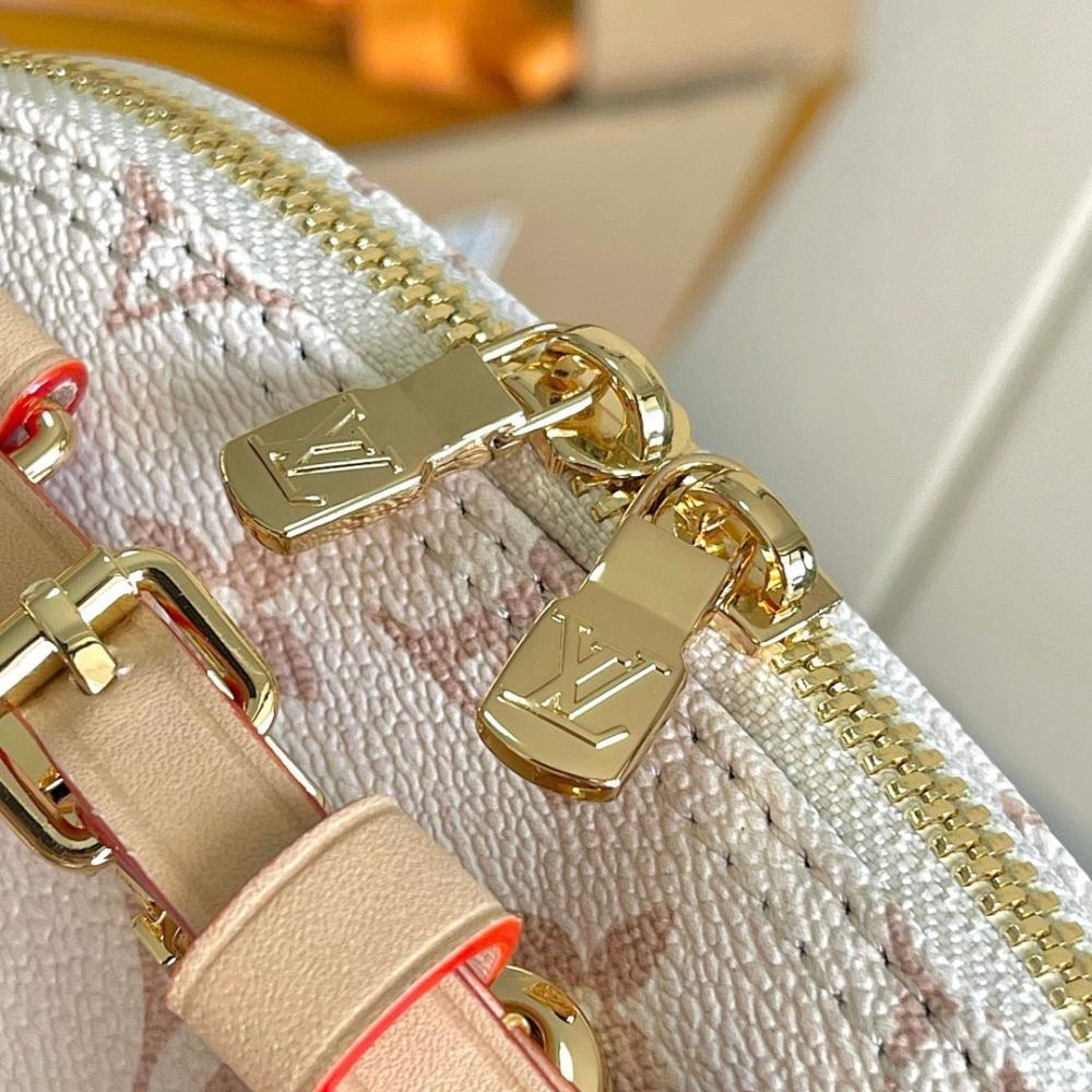 Alma Crossbody Bag