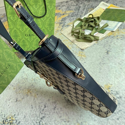 Elegant Shoulder Bag – Limited Edition