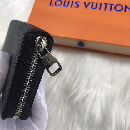 Modern Elegant Silver Leather Wallet