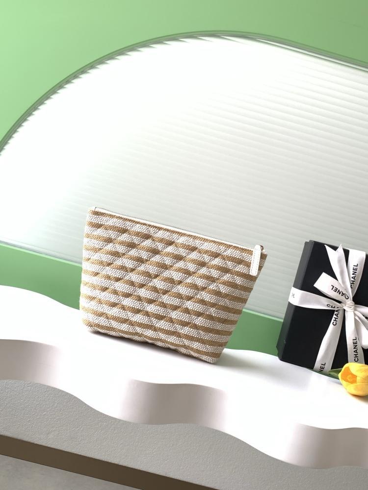 Arco Embroidered Wallet