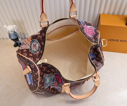 Stylish Refined Leather Crossbody Bag