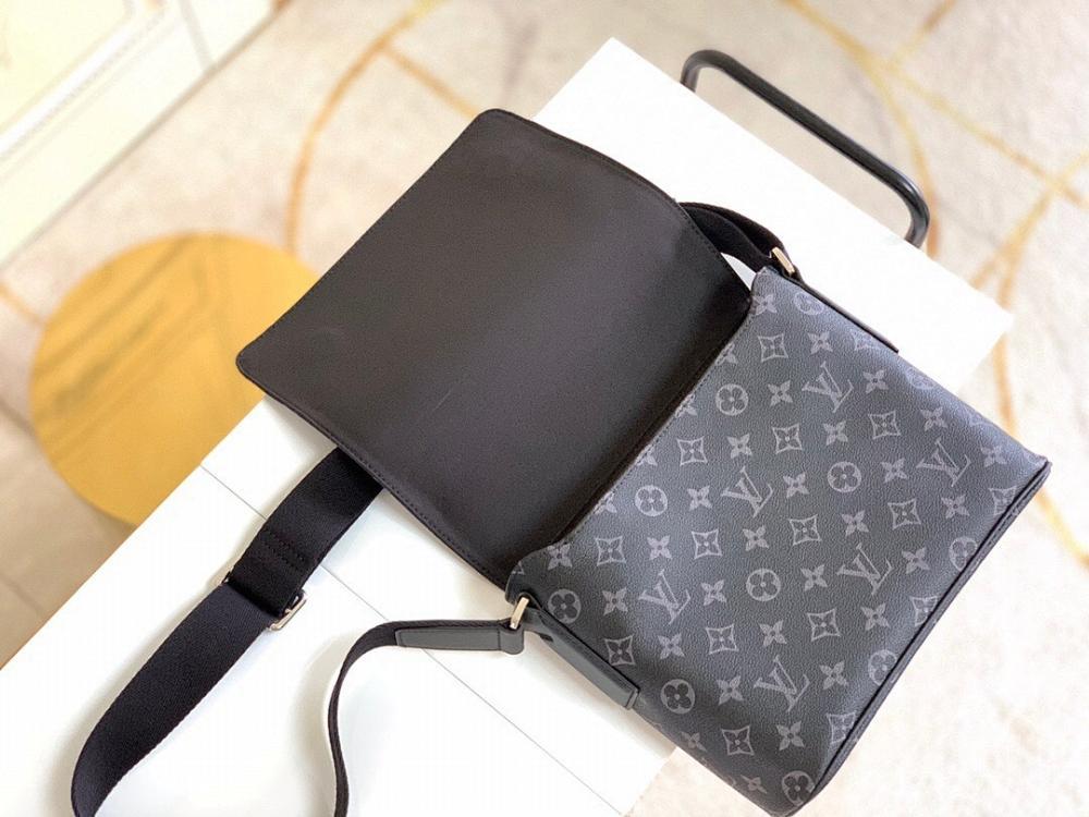 Classic Premium Shoulder Bag