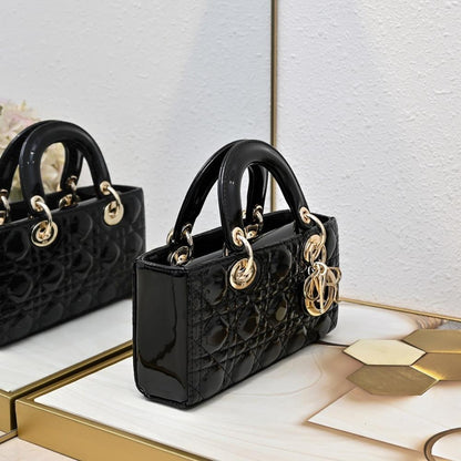 Classic Italian-Inspired Leather Shoulder Bag