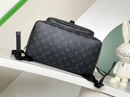 Classic Refined Leather Shoulder Bag