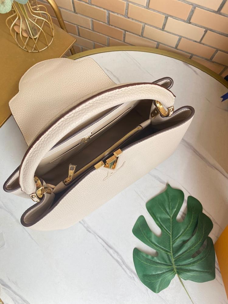 Stylish Refined Leather Shoulder Bag