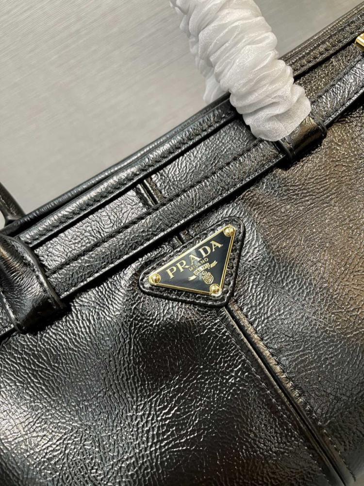 Classic Shoulder Bag