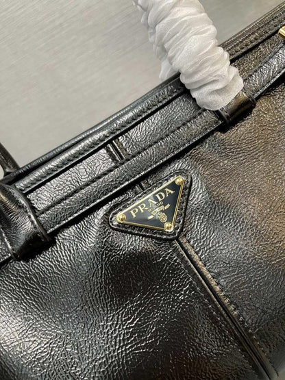 Classic Shoulder Bag