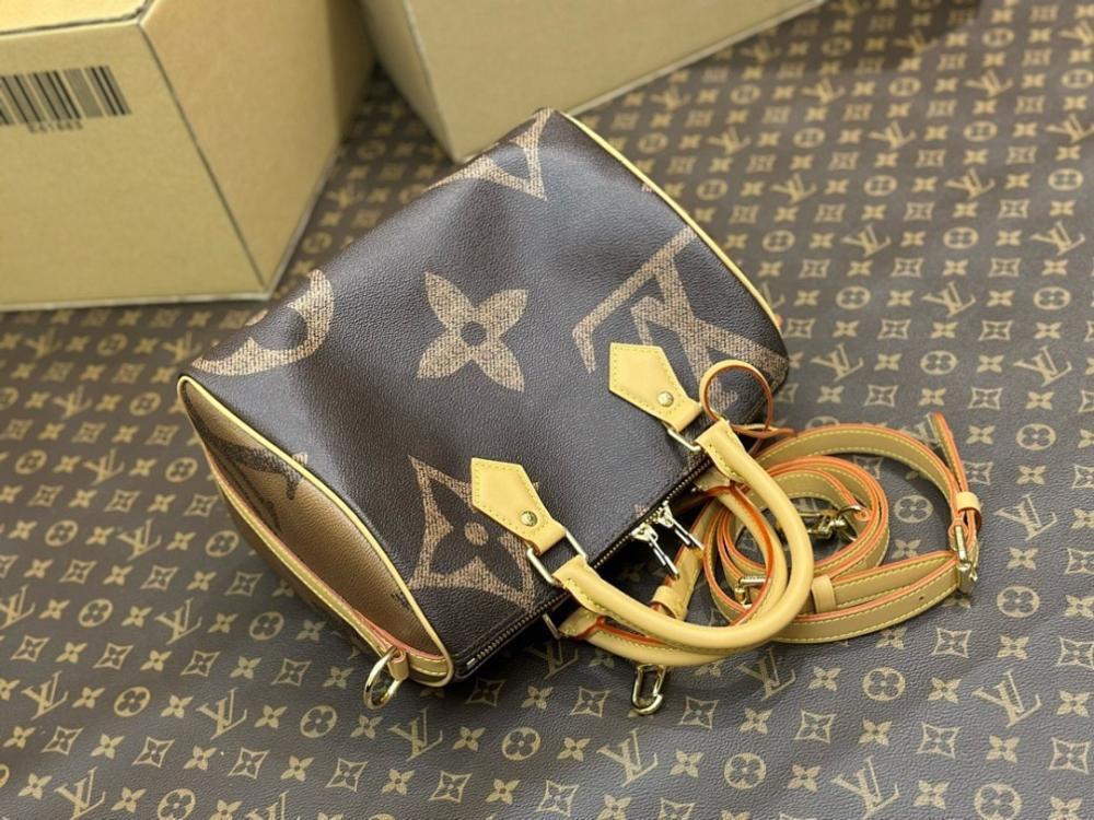 Stylish Refined Monogram Shoulder Bag